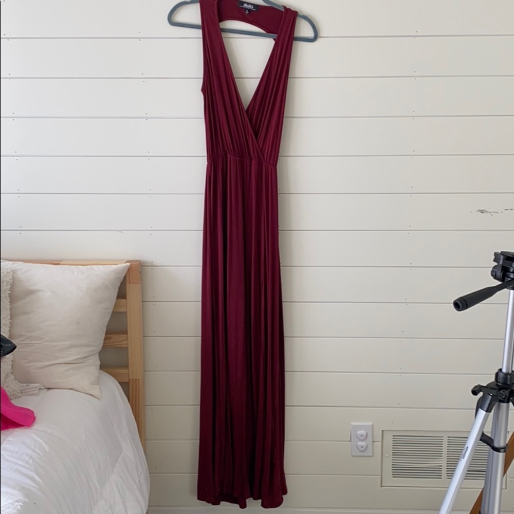 Burgundy lulus maxi dress open back slit